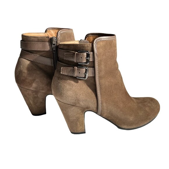 Women's Brown Boots Size 9 - Picture 1 of 11